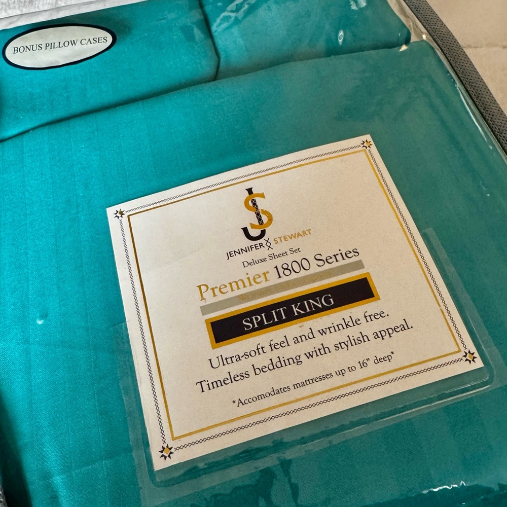 KING Premier 1800 Series - Deluxe Split King Sheet Set - Striped Teal